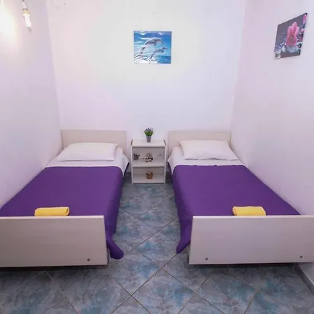 Seaside Secluded Apartments Cove Pobij, Hvar - 7506 Apartment Gdinj