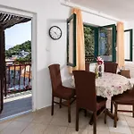 Seaside Secluded Apartments Cove Pobij, Hvar - 7506 Apartment Gdinj