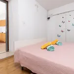 Apartment Seaside Secluded Apartments Cove Pobij, Hvar - 7506 *