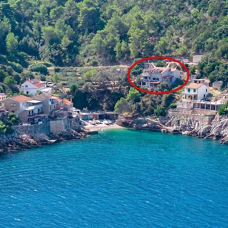 Apartment Seaside Secluded Apartments Cove Pobij, Hvar - 7506 *