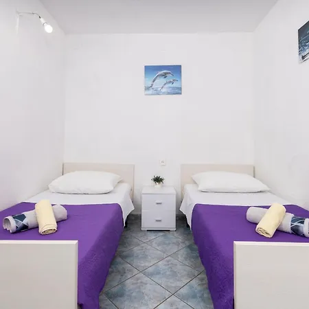 Apartment Seaside Secluded Apartments Cove Pobij, Hvar - 7506 Gdinj